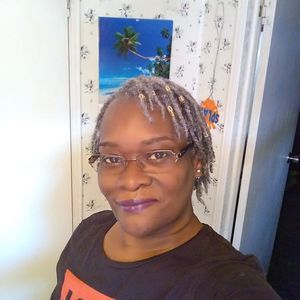 Meet your Posher, Elois